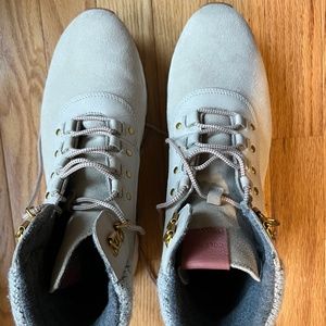 Cole Haan Womens Hiking Boots size 9.5 B
